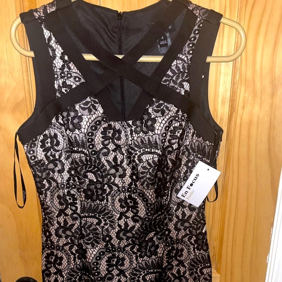 Size 4 NWT light pink with black lace sheath dress - Picture 1 of 4